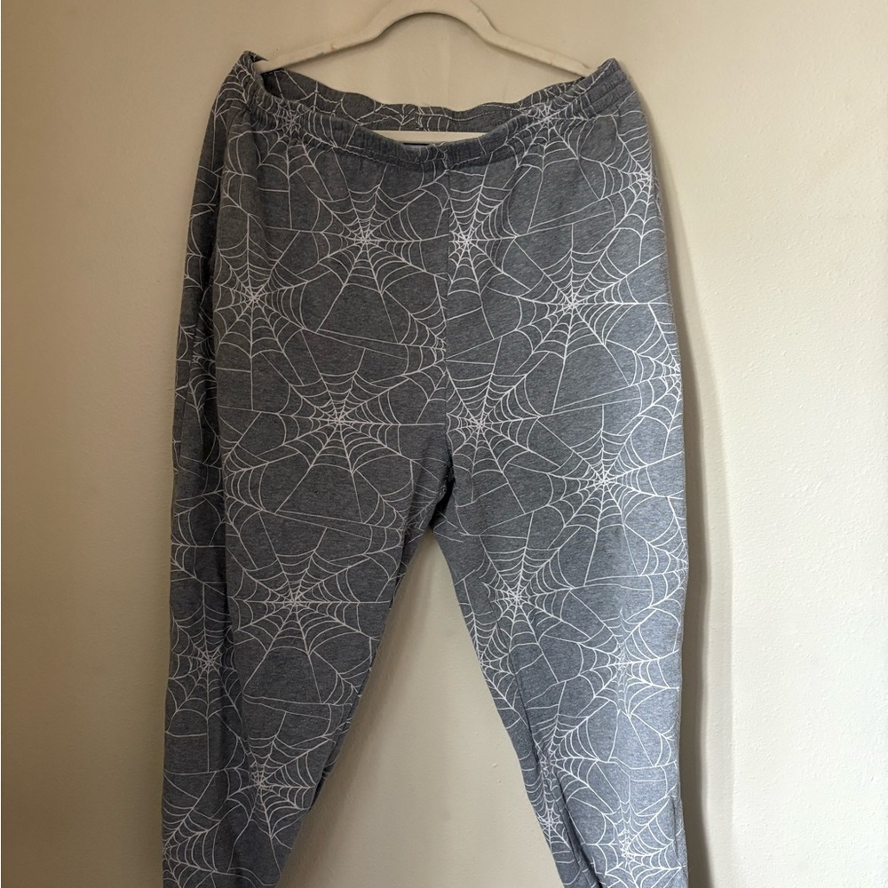 Gray Spider Web Print SweatPants